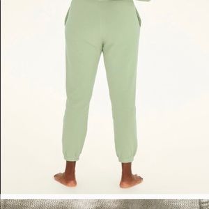 Girlfriend Pistachio classic jogger